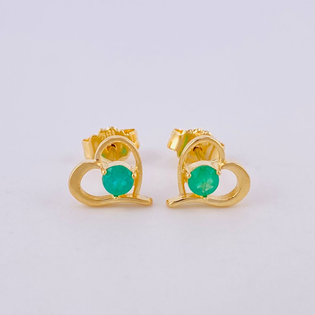 Topos Corazón Silueta Esmeraldas 24pts 1.3gr / 8mm Oro Amarillo 18K ©