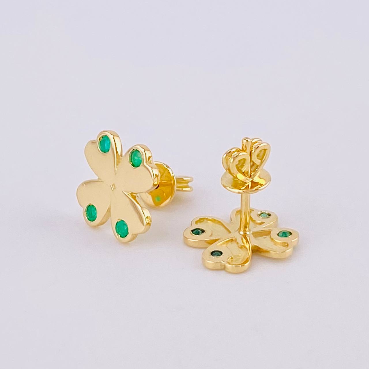 Topos Trebol 4 Hojas Esmeraldas 14pts 2.3gr / 1/2 in / Oro Amarillo 18K ©