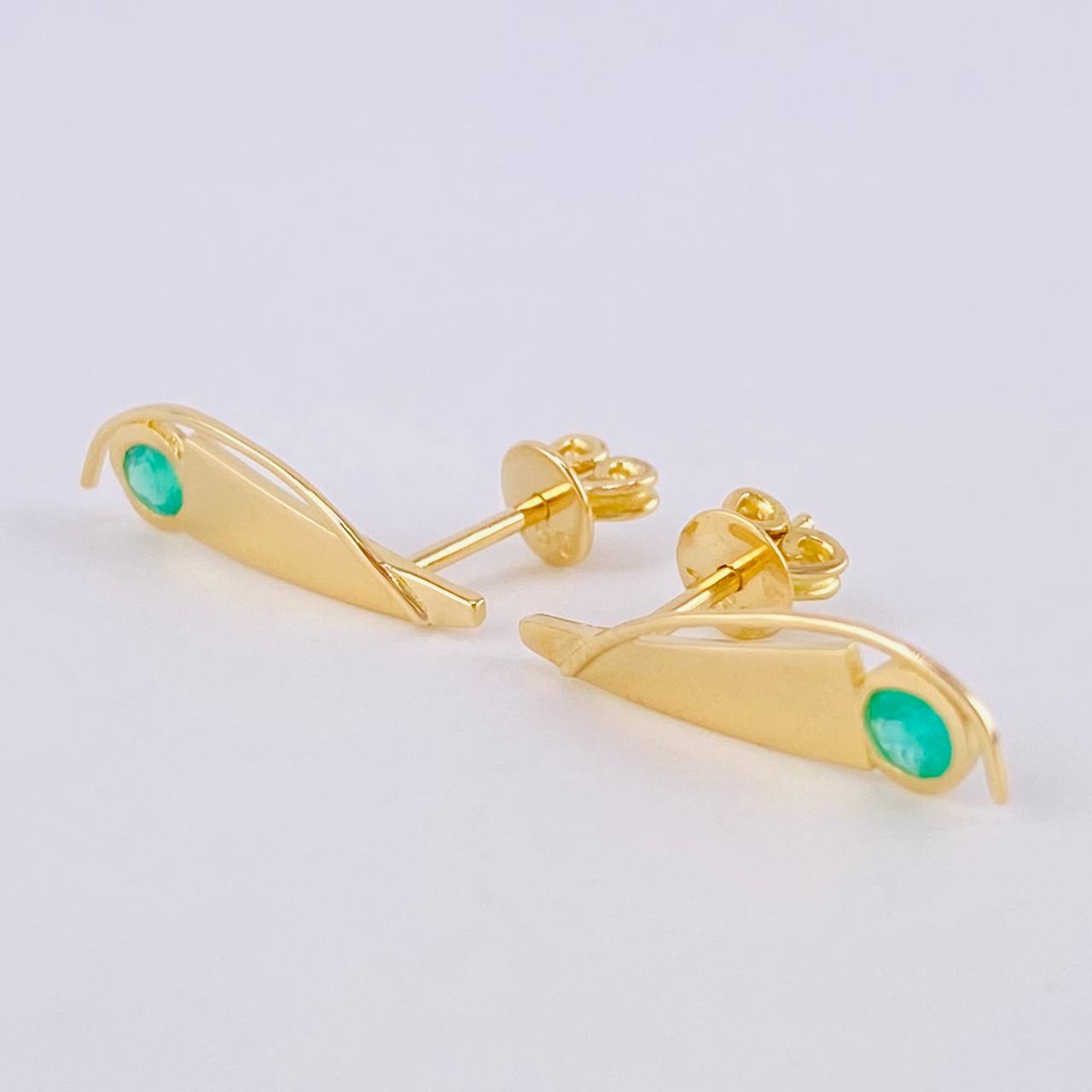 Topos Punta Renacentista Esmeraldas 22pts 1.75gr / 1 1/4 in / Oro Amarillo 18K ©