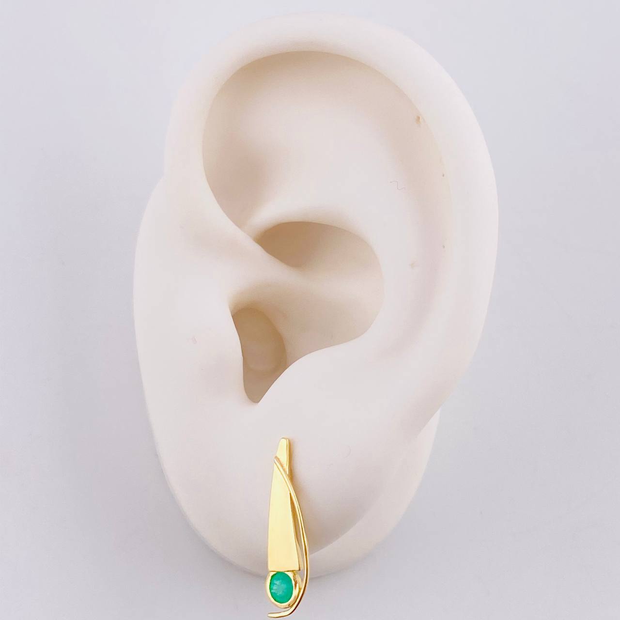 Topos Punta Renacentista Esmeraldas 22pts 1.75gr / 1 1/4 in / Oro Amarillo 18K ©