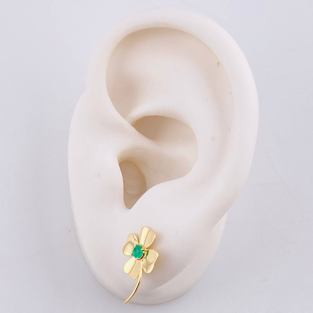 Topos Flor De La Suerte Esmeraldas 17pts 1.95gr / 3/4 in / Oro Amarillo 18K ©