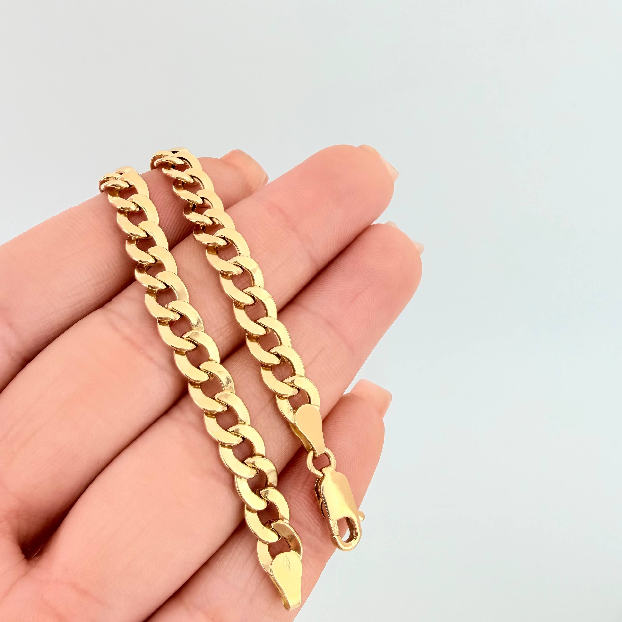 Pulso Cubano 5.3gr / 8 1/4 in / 5.6mm Oro Amarillo +1 18K