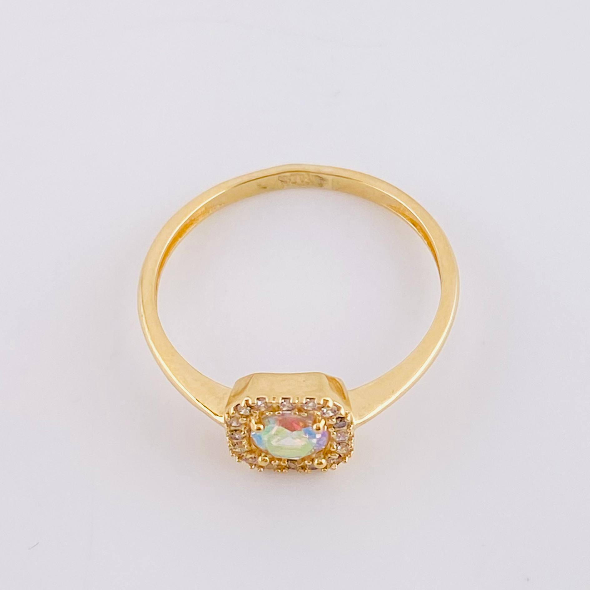 Anillo Solitario Halo Cuadrado 1.9 g / T7 1/4 Oro Amarillo 18K