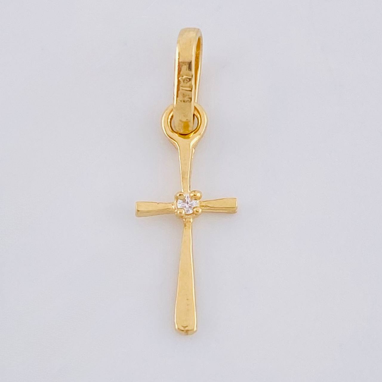 Plain Cross Pendant 0.45 g / 3/4 in 18K Yellow Gold