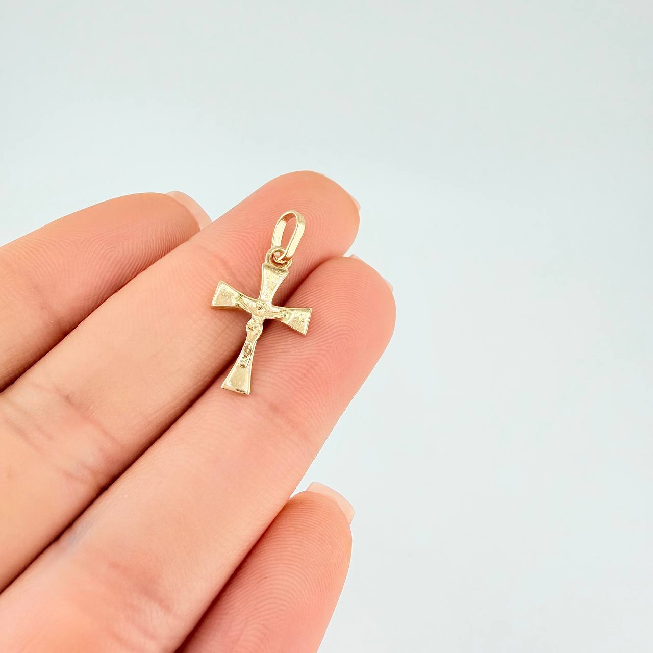 Pendant Cross Christ 0.8 g / 3/4 in Yellow Gold 18K