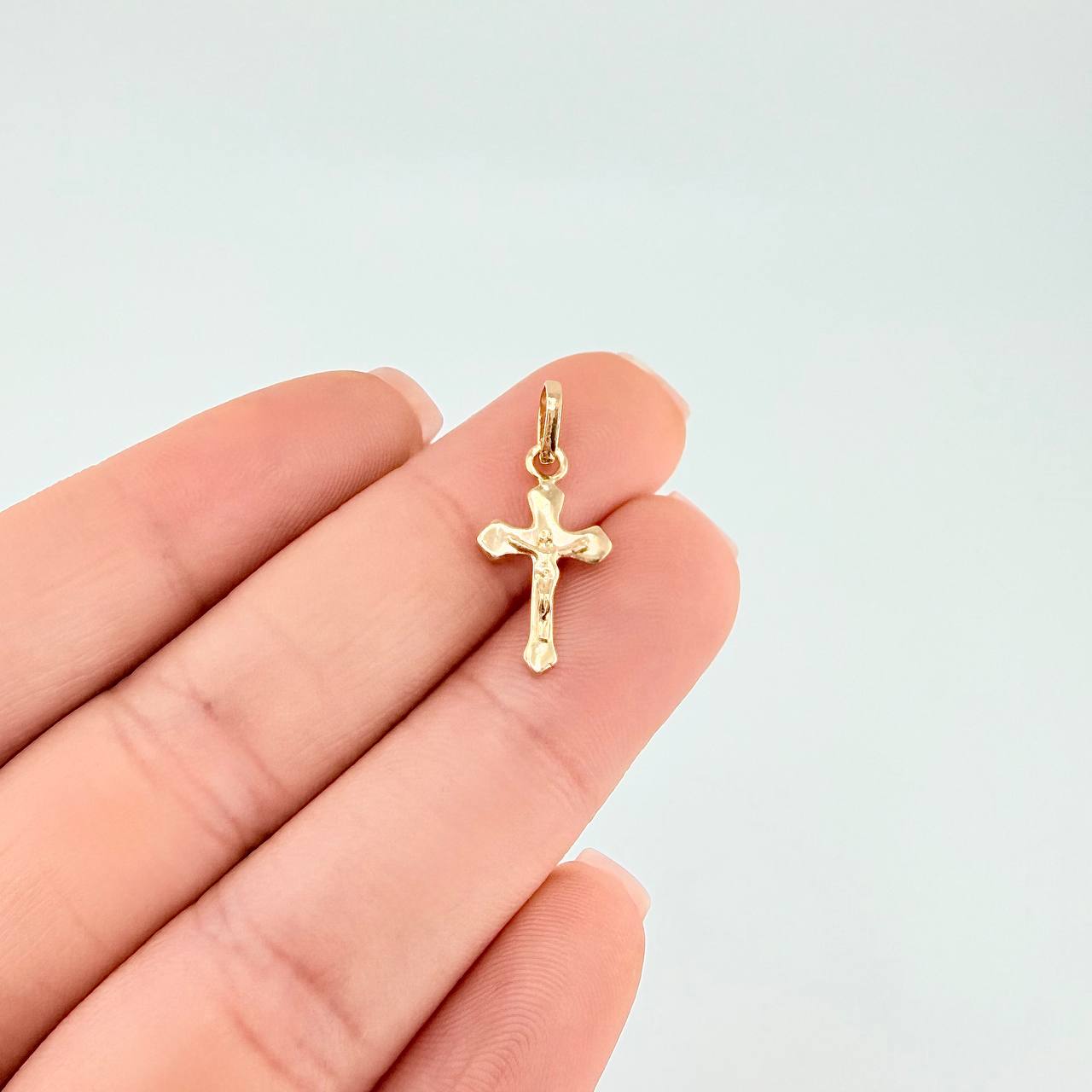 Dije Cruz Cristo 0.85 g / 3/4 in Oro Amarillo 18K