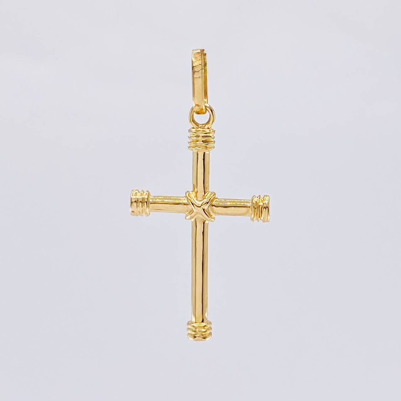 Dije Cruz 1.8 g / 1 1/4 in Oro Amarillo 18K