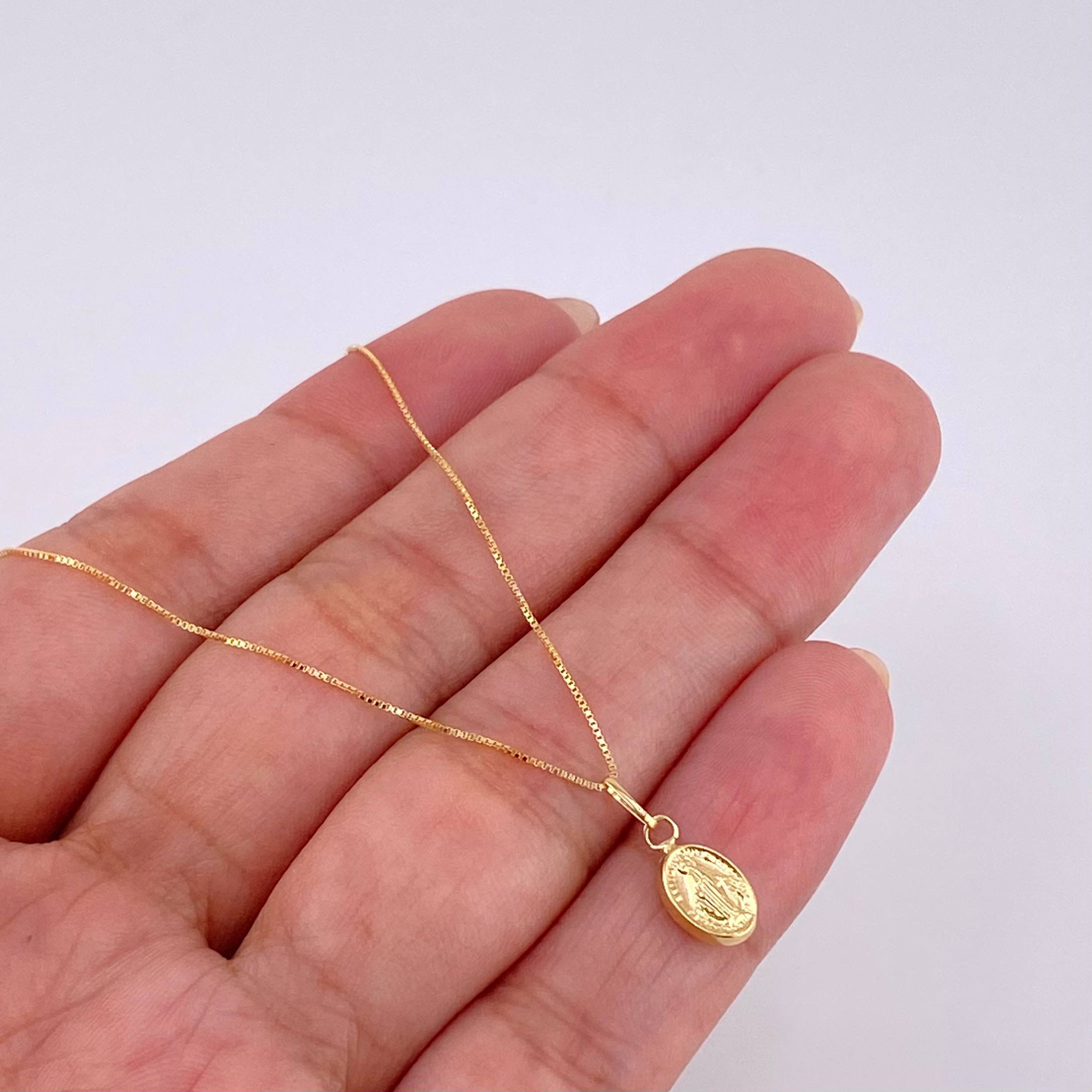 Venetian Chain Set + Miraculous Virgin Pendant / 1.45 g / 19 3/4 in 18K Yellow Gold