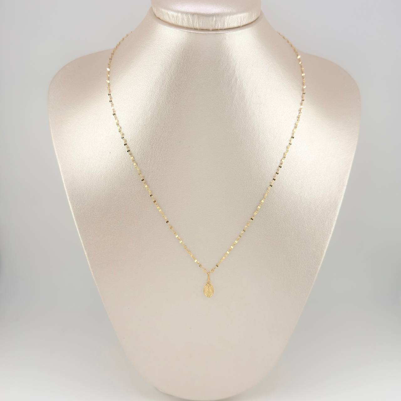 Set Cadena Flor Espejo + Dije Virgen Milagrosa / 1.2 g / 17 3/4 in Oro Amarillo 18K