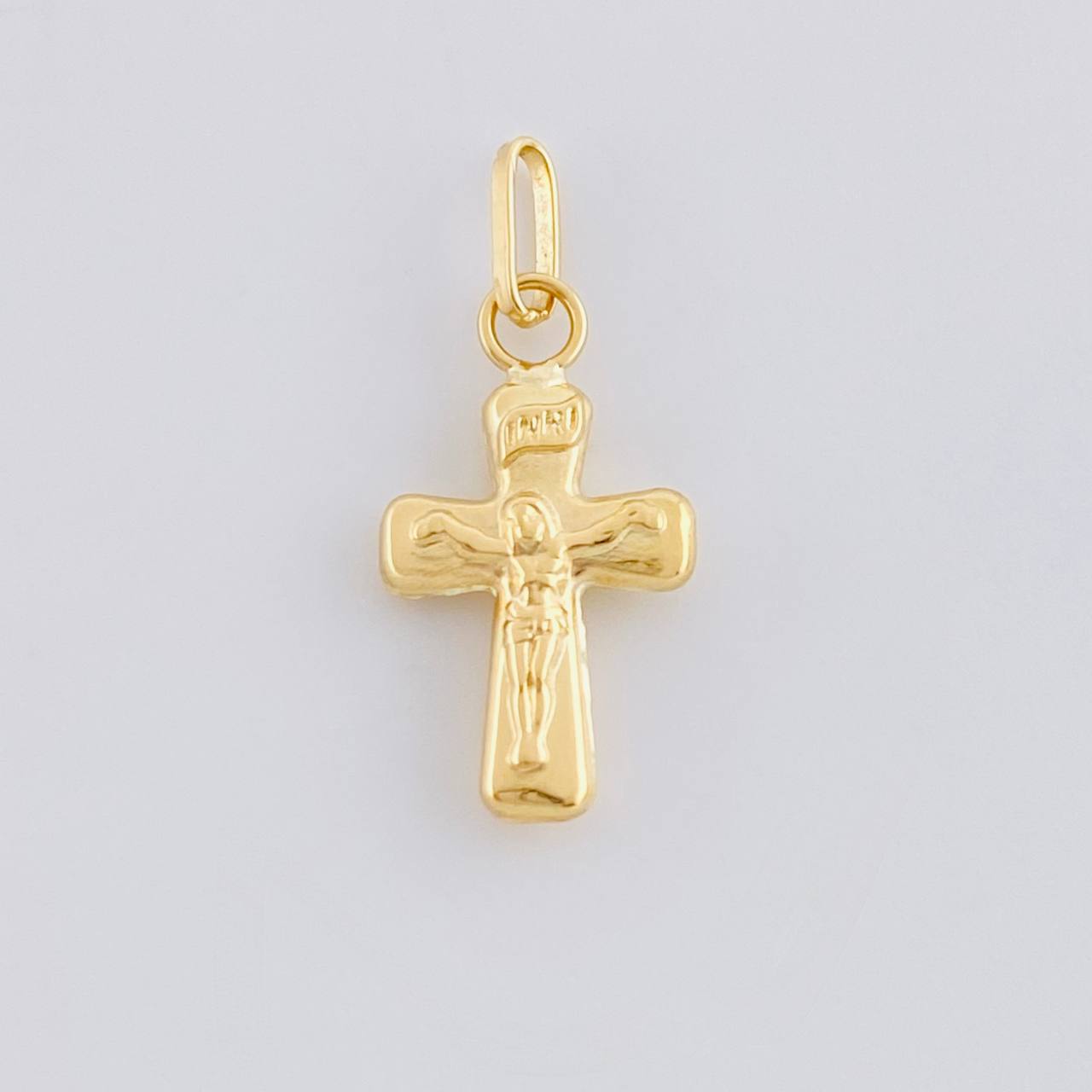 Dije Cruz Cristo Liso 0.35 g / 3/4 in Oro Amarillo 18K