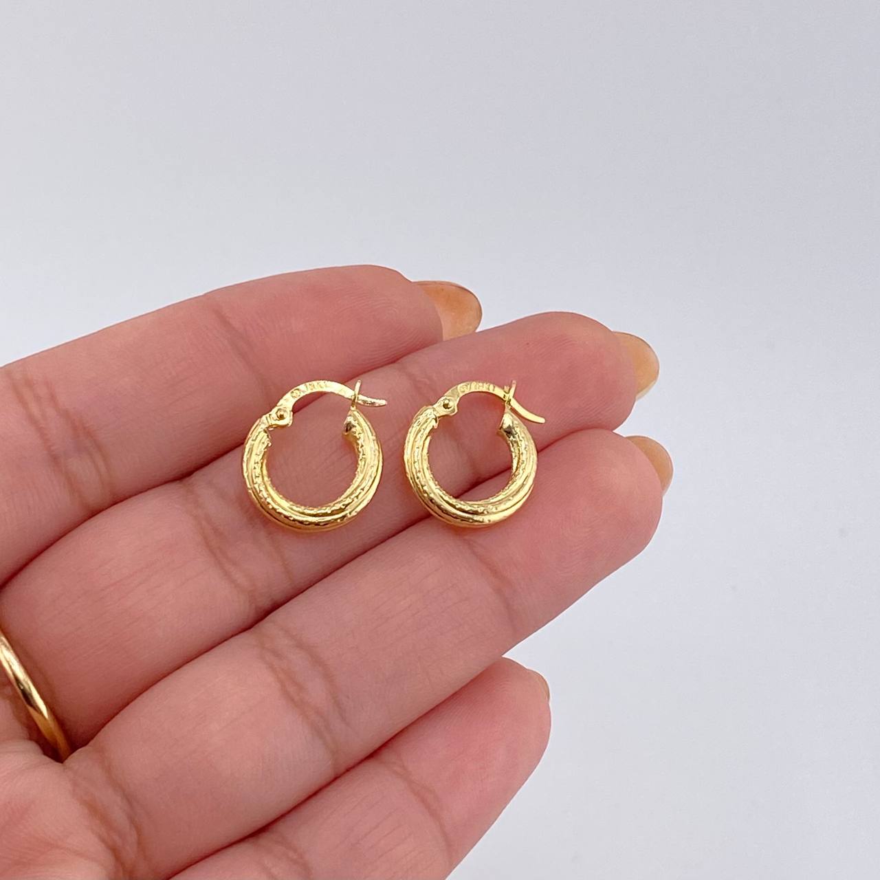 Candongas Carly 0.9 g / 1/2 in Oro Amarillo 18K