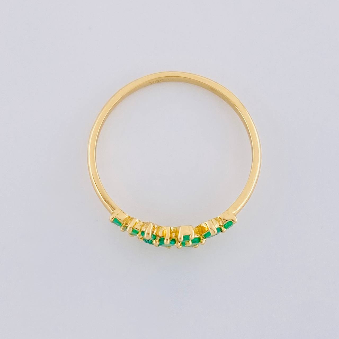 Anillo Verde Encanto Esmeraldas 24Pts 1.3 g / T6 1/2 Oro Amarillo 18K