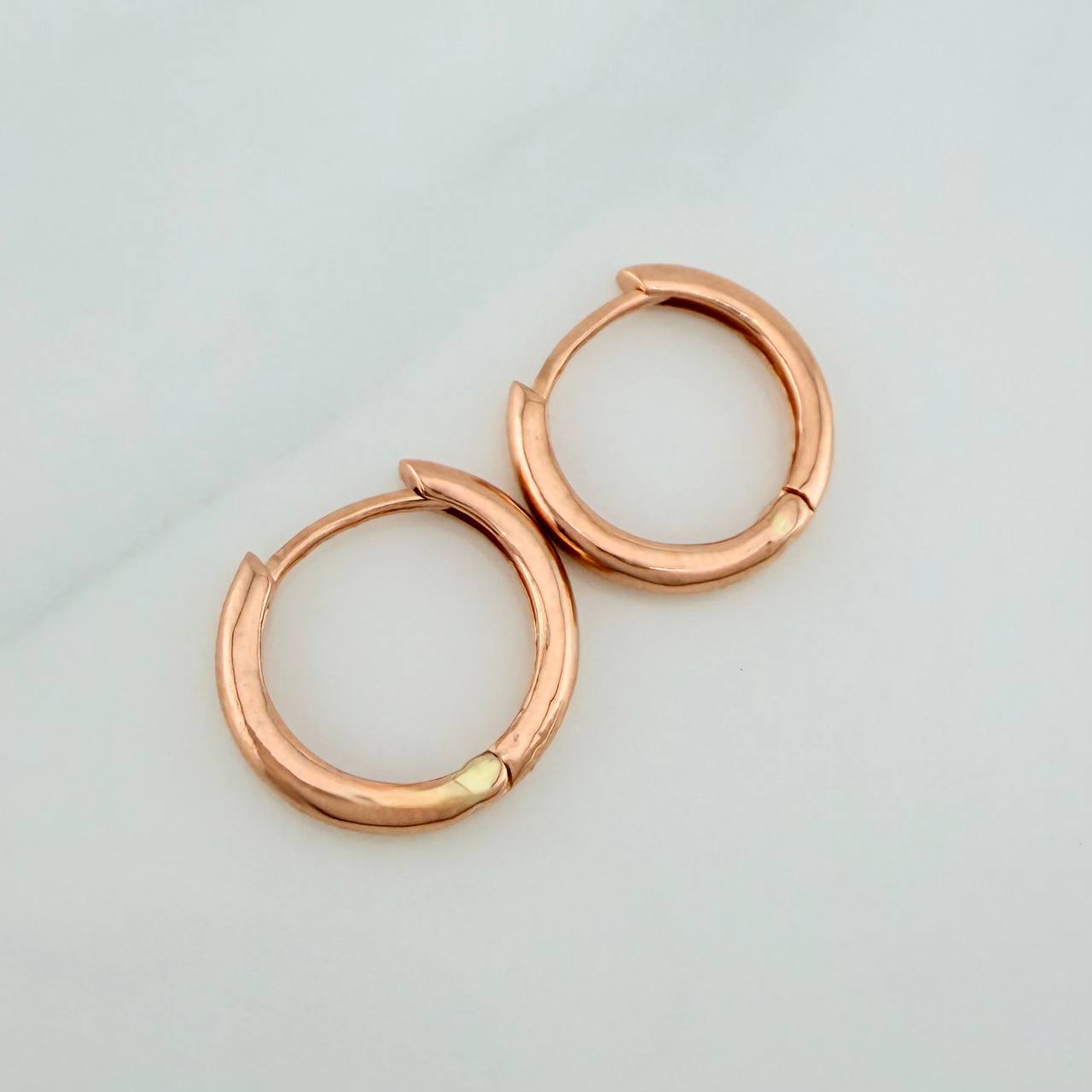 Candongas Aro Liso 2.4gr / 1/2 in / Oro Rosa 18K %