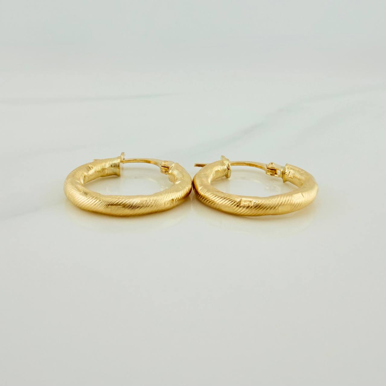 Hoop Earrings Sandra 1.7gr / 3/4 in / Yellow Gold 18K %