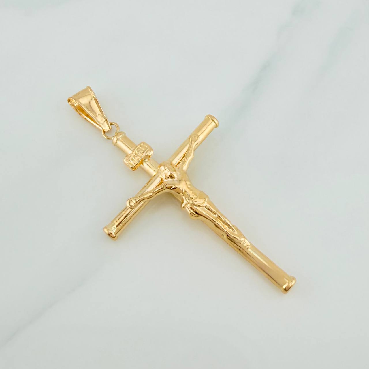 Dije Cruz Cristo 2.8gr / 2 in / Oro Amarillo 18K %