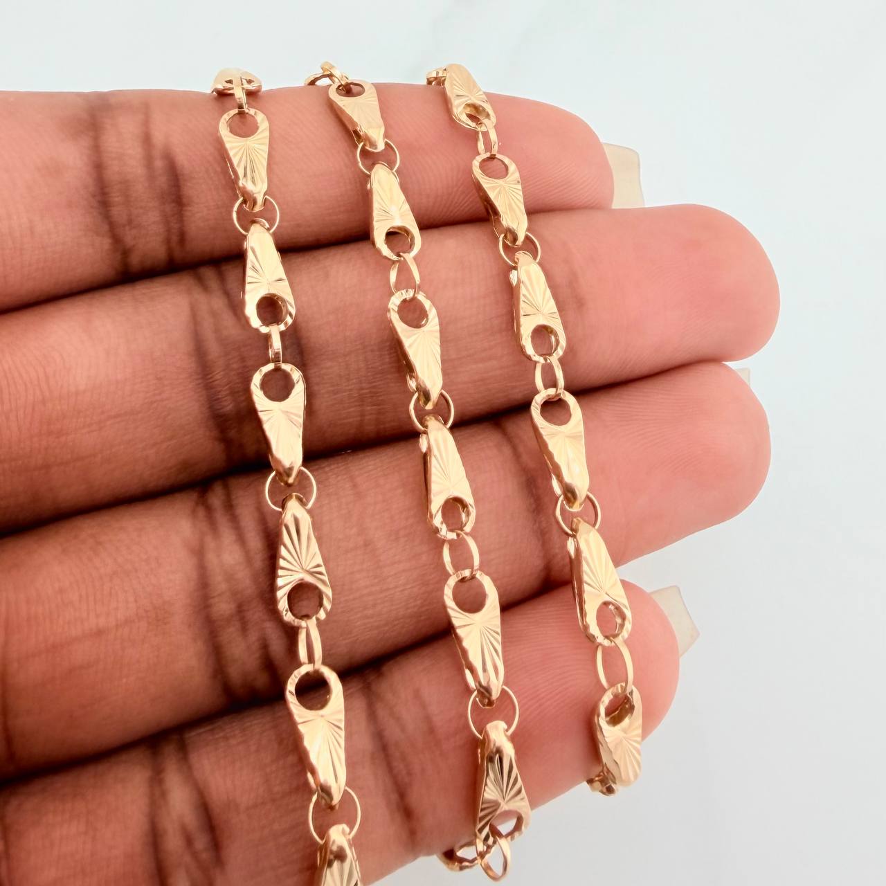 Rustic Spike Chain 11.2gr / 24 1/2 in / 3.9mm 18K Yellow Gold %