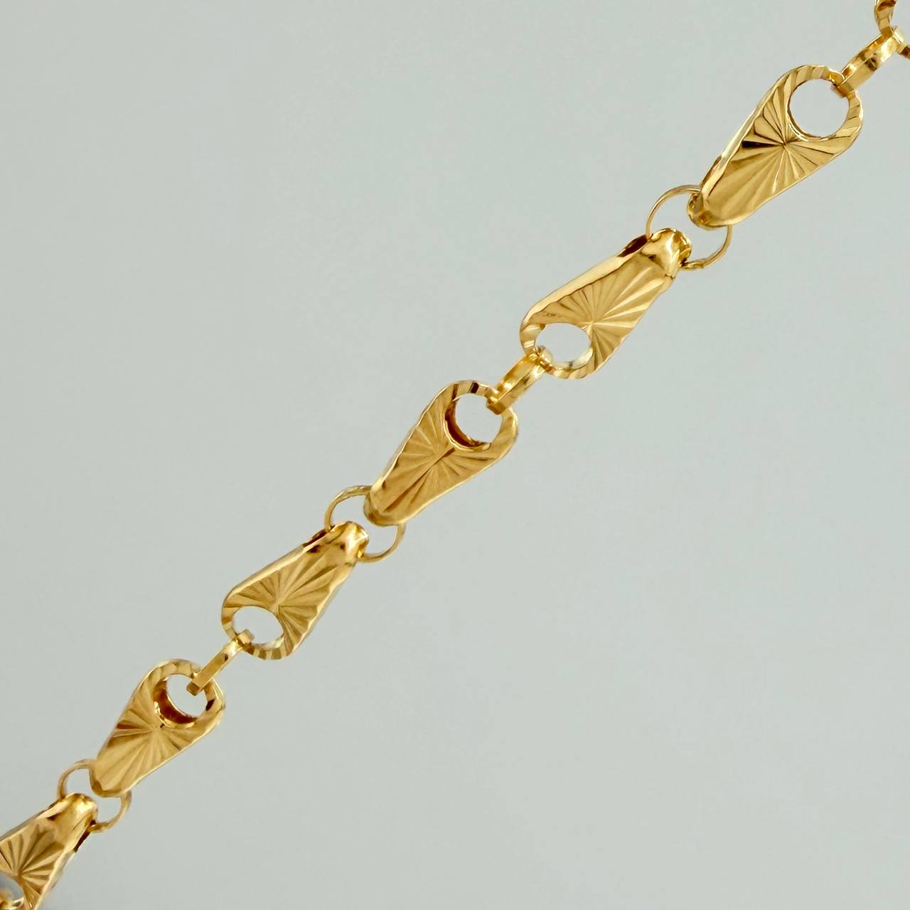 Rustic Spike Chain 11.2gr / 24 1/2 in / 3.9mm 18K Yellow Gold %