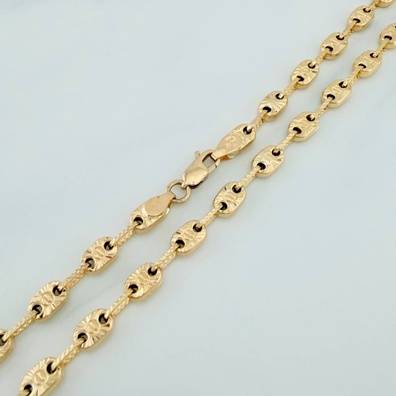 Rustic Screw Chain 14.75gr / 24 1/4 in / 4.3mm 18K Yellow Gold %