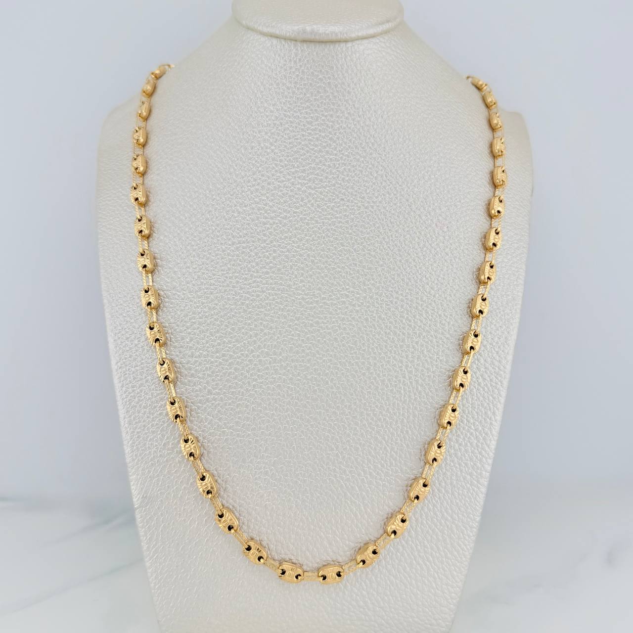 Rustic Screw Chain 14.75gr / 24 1/4 in / 4.3mm 18K Yellow Gold %