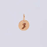 Dije Placa Letra J 0.9gr / 1/2 in / Oro Rosa 18K ©