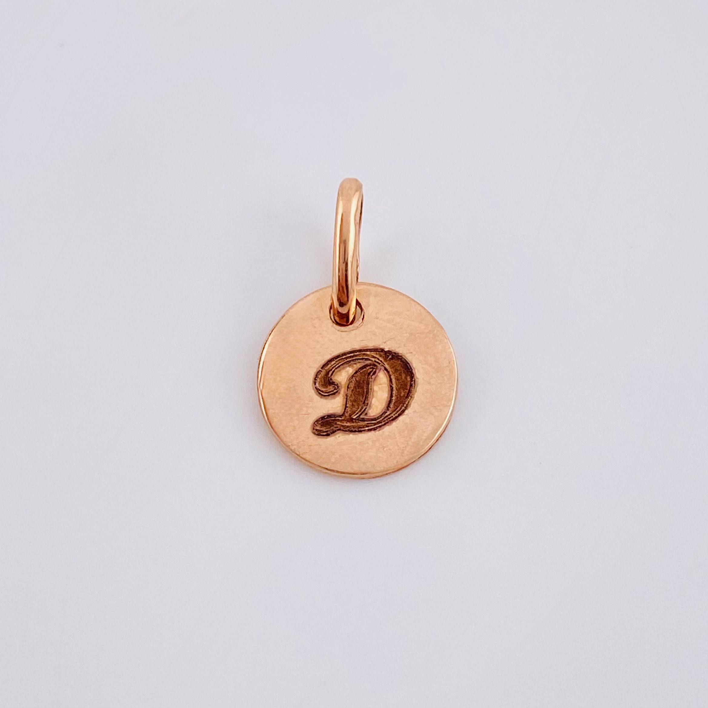 Dije Placa Letra D 0.9gr / 1/2 in / Oro Rosa 18K *