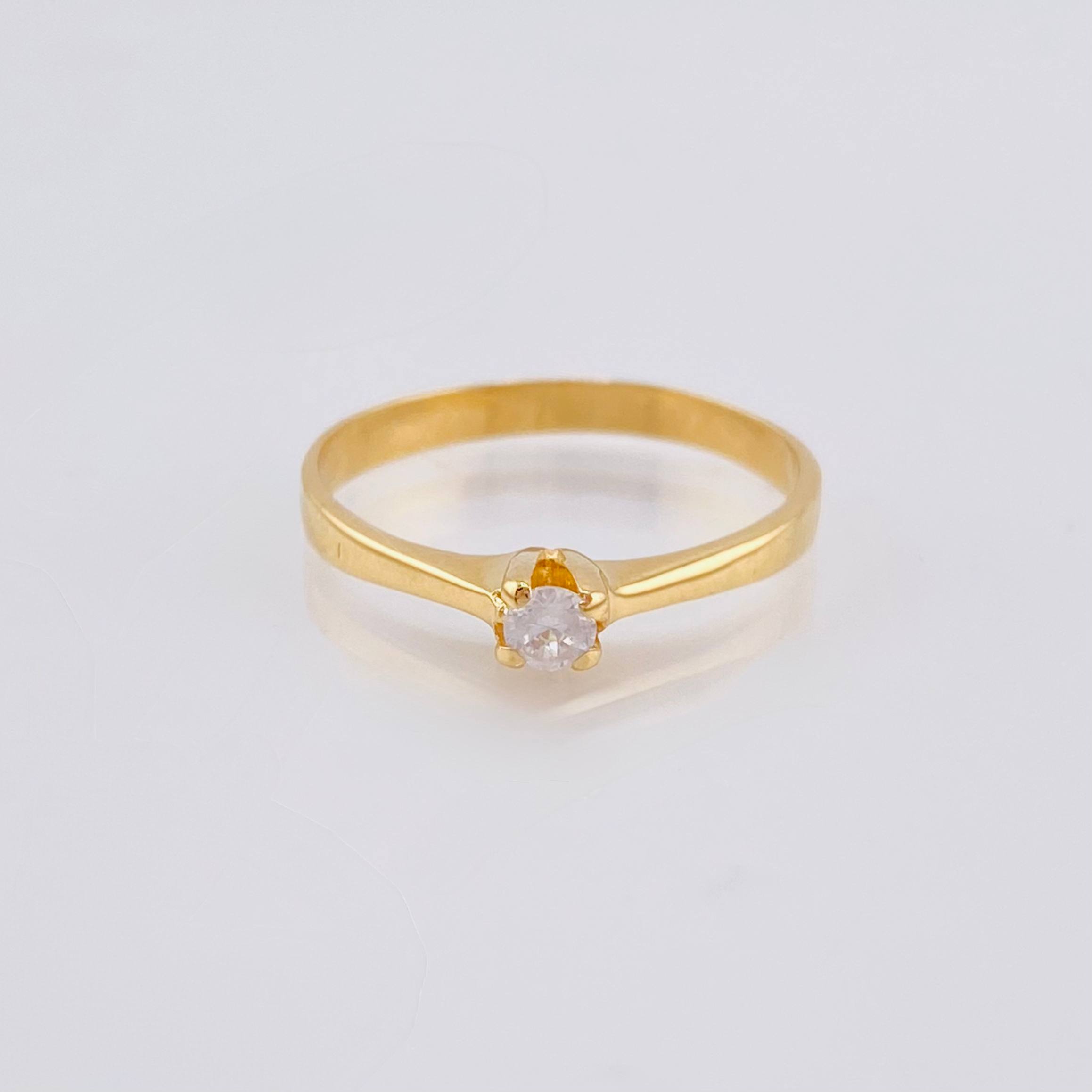 Anillo Solitario 1.8gr / T6 3/4 / Oro Amarillo 18K ©