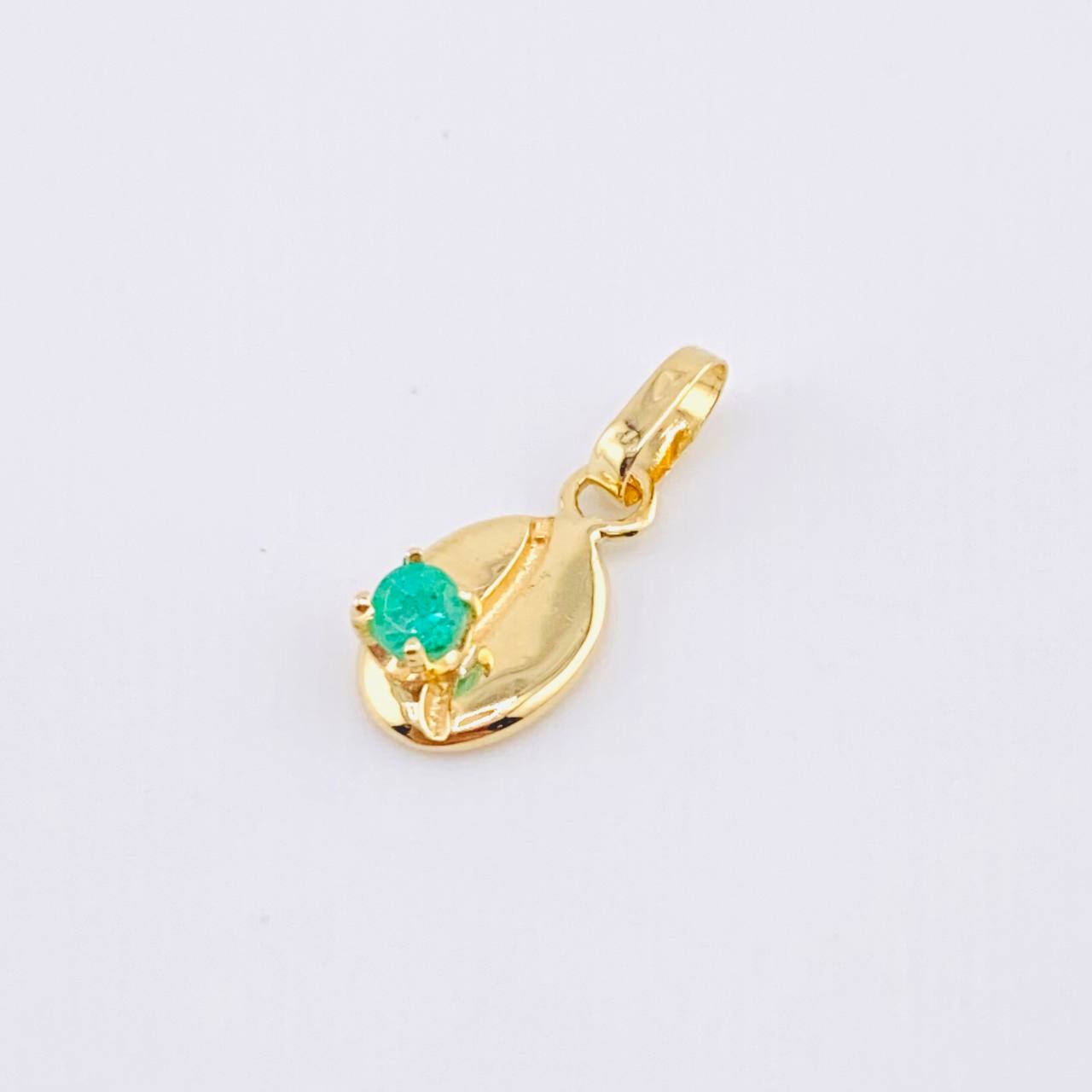 Dije Grano Café Esmeralda 11 pts 0.8gr / 3/4 in / Oro Amarillo 18K ©