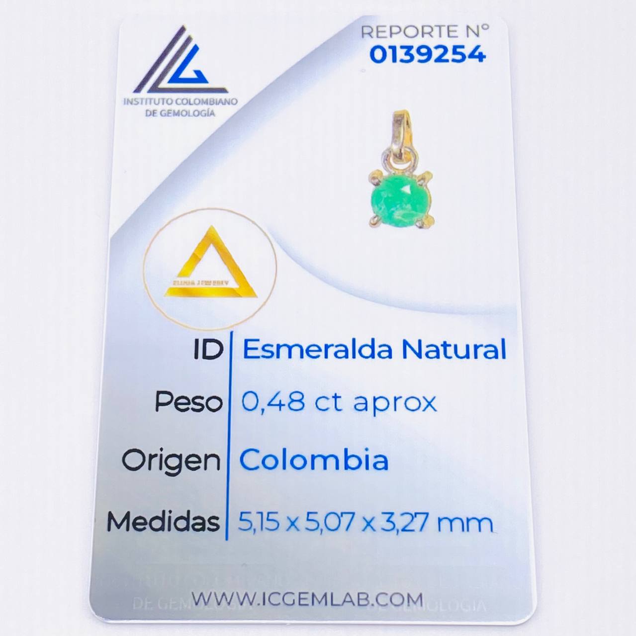 Dije Circulo Esmeralda 48pts 0.55gr / 1/2 in / Oro Amarillo 18K ©