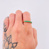 Anillo Carril Parcial Esmeraldas 35pts 2.4gr / T7 1/4 / Oro Amarillo 18K ©