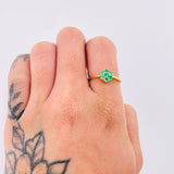 Anillo Flor Tupida Esmeraldas 29pts 2.05gr / T6 3/4 / Oro Amarillo 18K ©