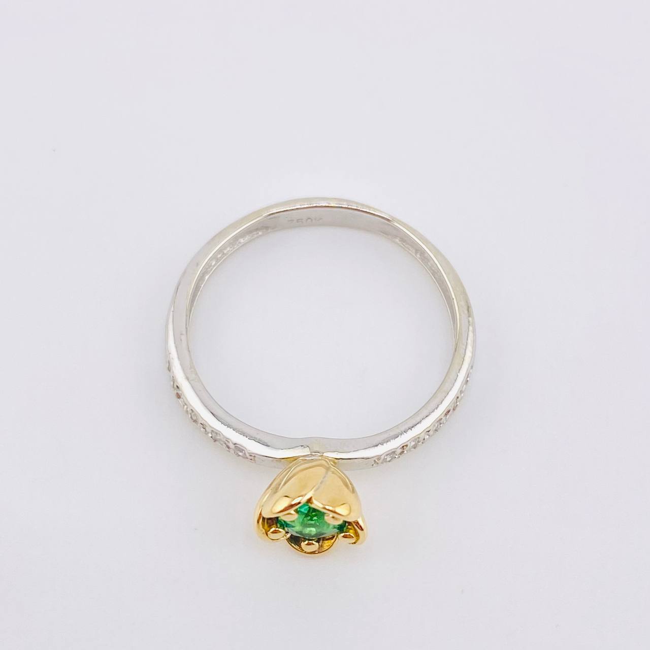 Anillo Flor Fulminante Esmeralda 23pts Diamantes 14pts 3.1gr / T6 1/2 / Dos Oros Amarillo Blanco 18K ©