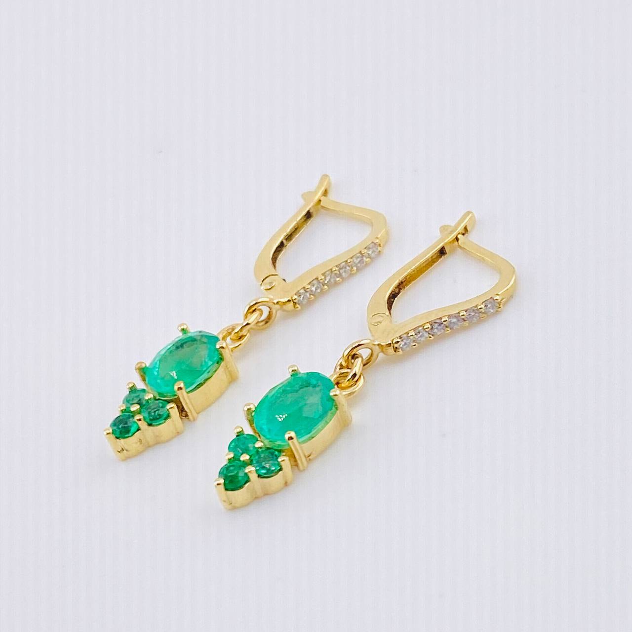 Set Elegancia Victoriana - Candongas 3cm - Dije 2.1cm - Anillo T7 1/4 Esmeraldas 3 Qts 7gr / Oro Amarillo 18K ©