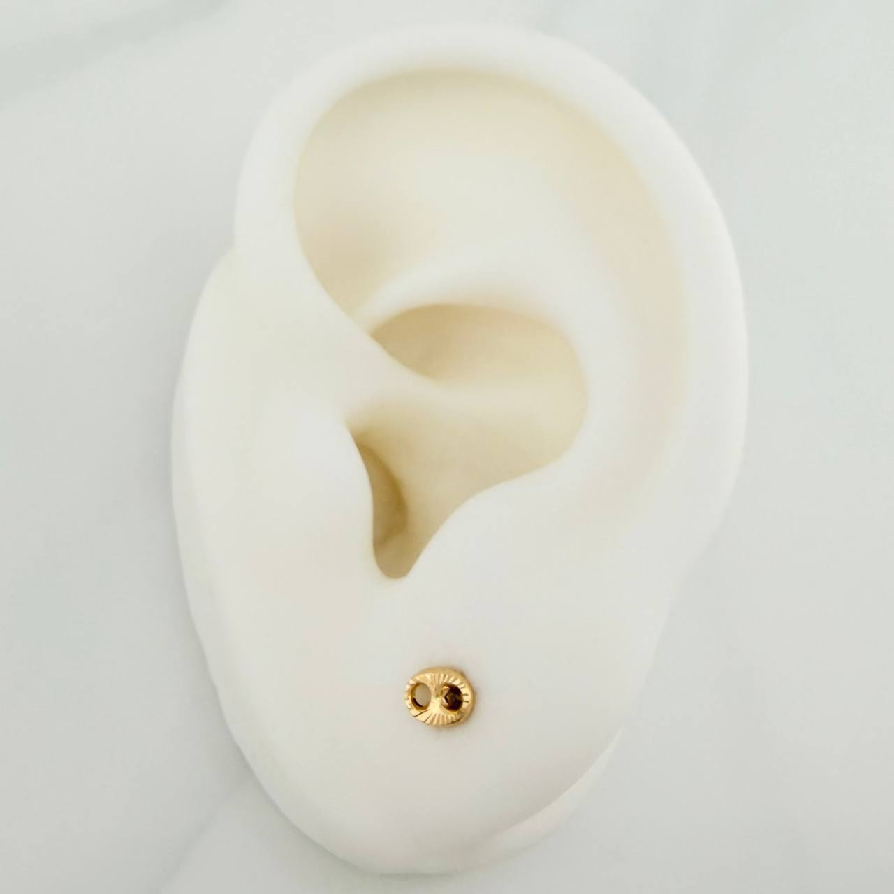 GC Stud Earrings 0.5gr / 4.7mm 18K Yellow Gold %