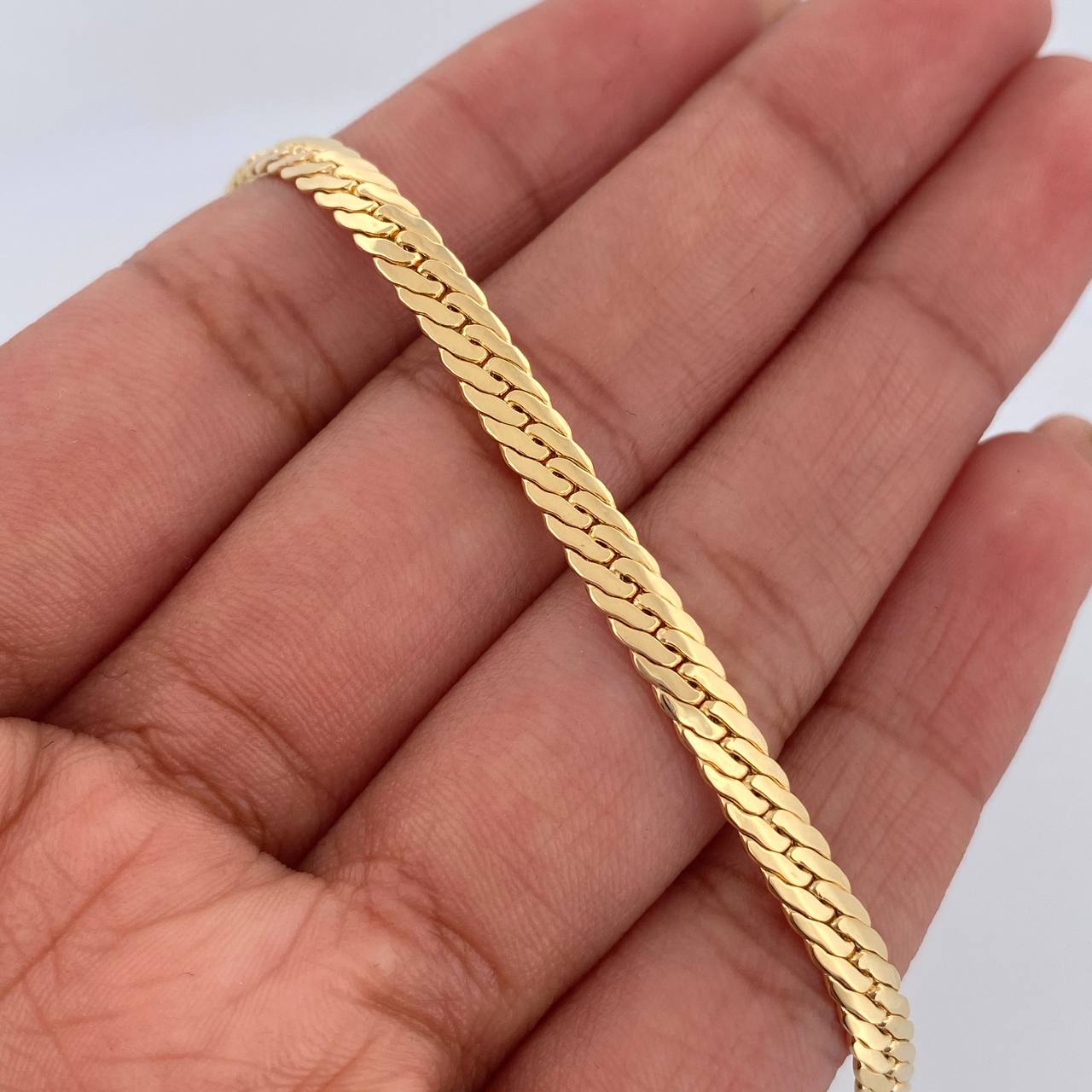 Pulso Serpiente 4.35gr / 19cm / 4mm Oro Amarillo +3 18K $