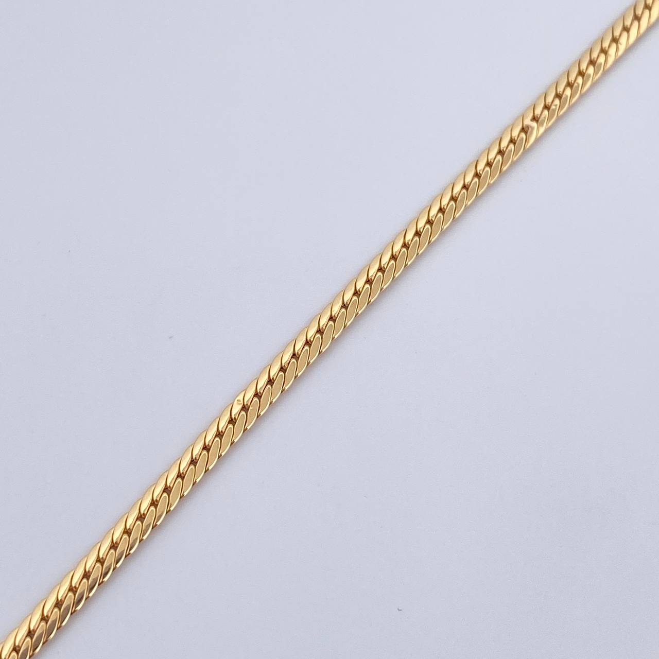 Flat Snake Bracelet 1.4gr / 7.6in / 2.1mm 18K Gold +3$