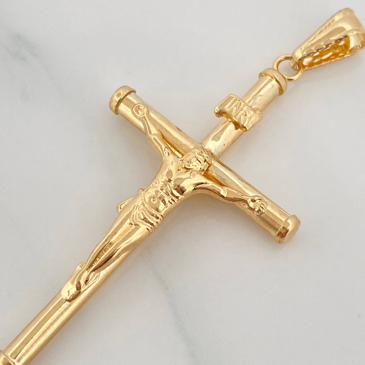 Dije Cruz Cristo 1.85 g / 2 in Oro Amarillo 18K