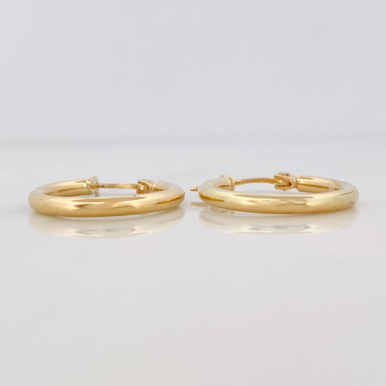 Candongas Jass Lisas 1.65g / 3/4 in Oro Amarillo 18K