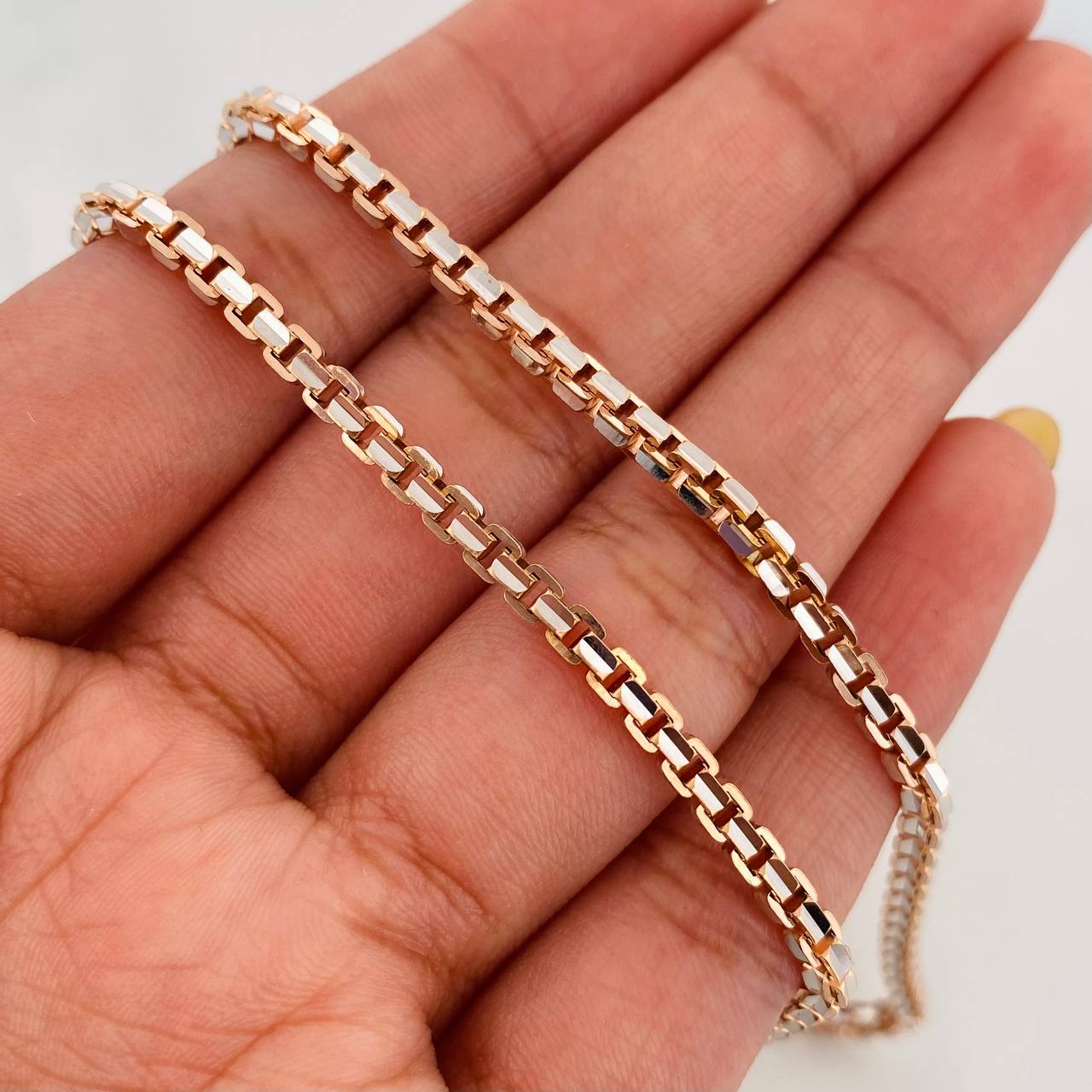 Venetian Chain 29.85 g / 25 3/4 in / 2.9 mm Two Yellow Rose Gold 18K