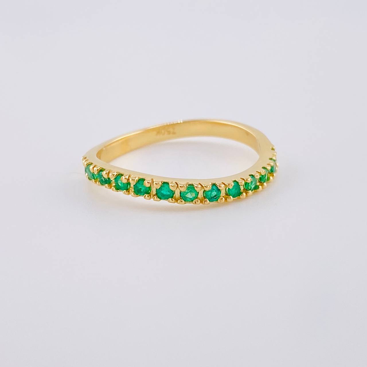 Anillo Carill Oleado Esmeraldas 23Pts 2.05 g / T6 1/2 Oro Amarillo 18K