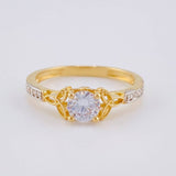 Anillo Solitario Cetro Floreado 2.15 g / T7 3/4 Dos Oros Amarillo Blanco 18K