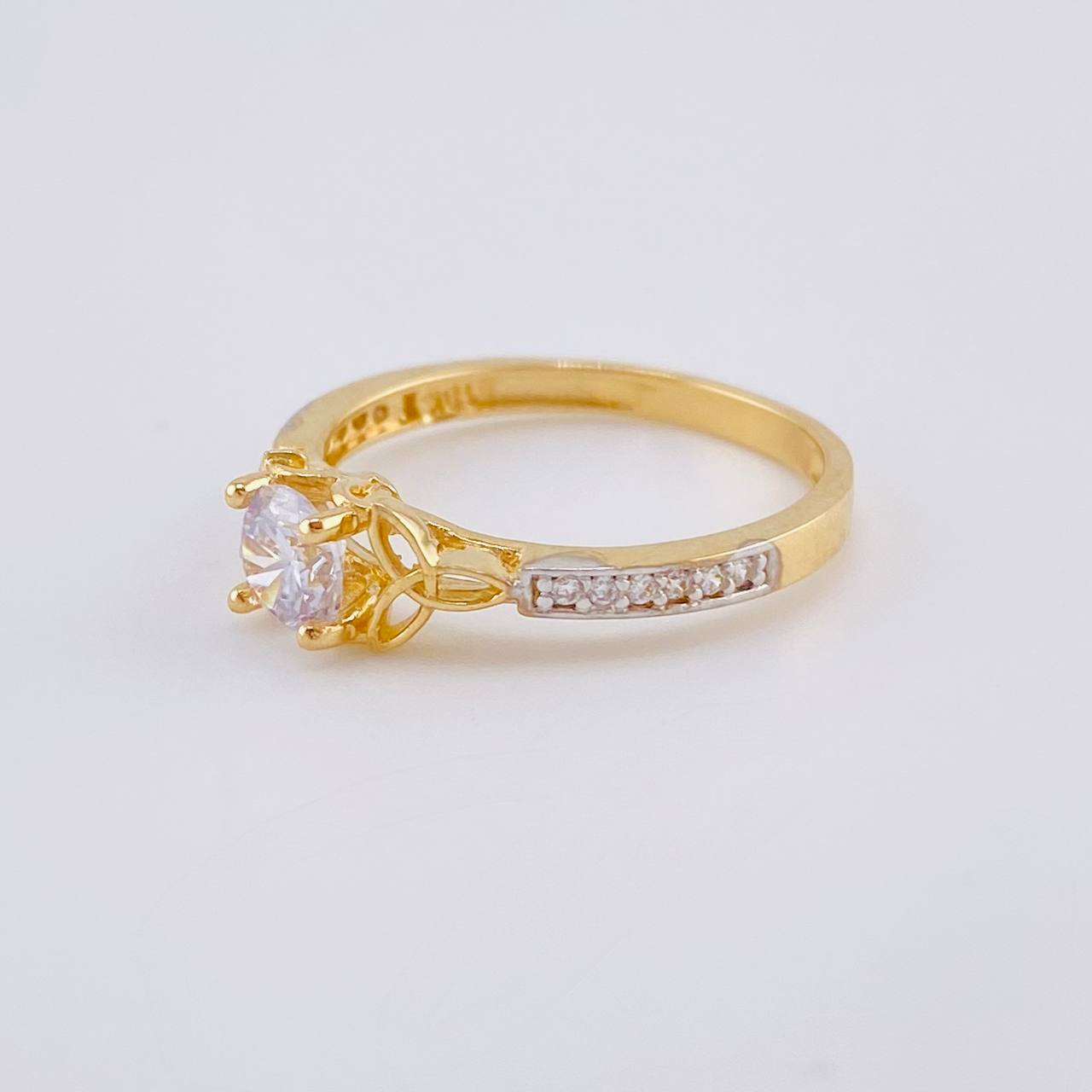 Anillo Solitario Doble Triscal 2.25 g / T6 1/2 Dos Oros Amarillo Blanco 18K
