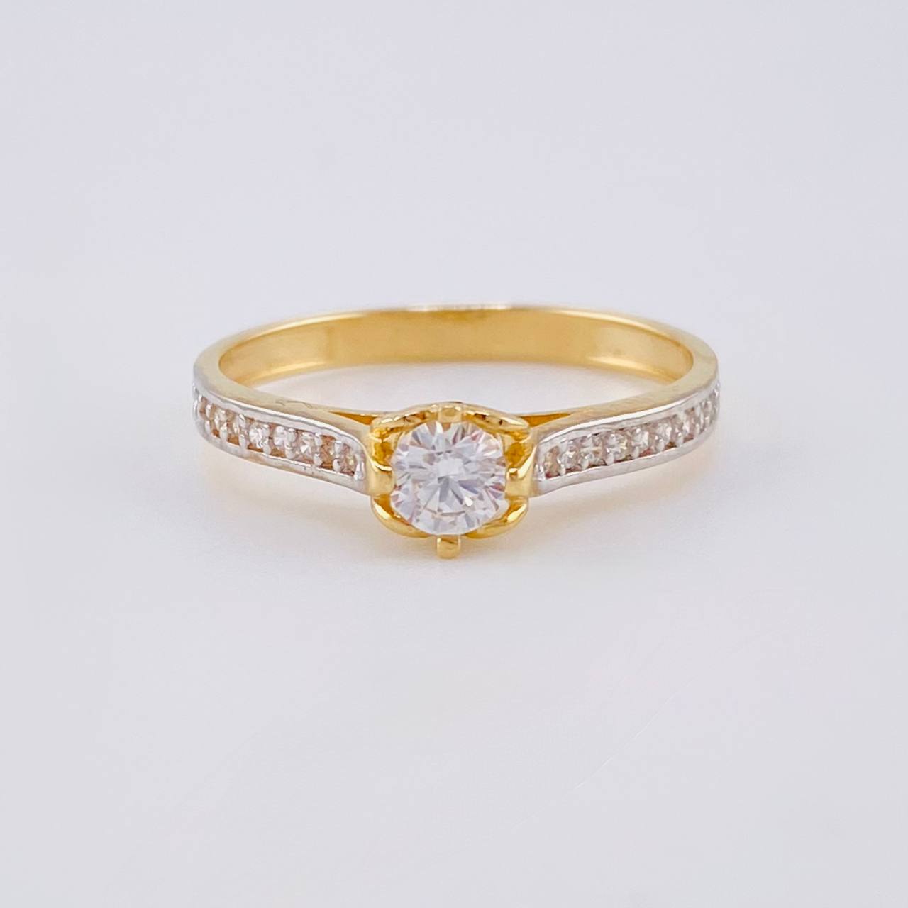 Anillo Solitario Corazón Barroco 2.1 g / T7 1/2 Dos Oros Amarillo Blanco 18K