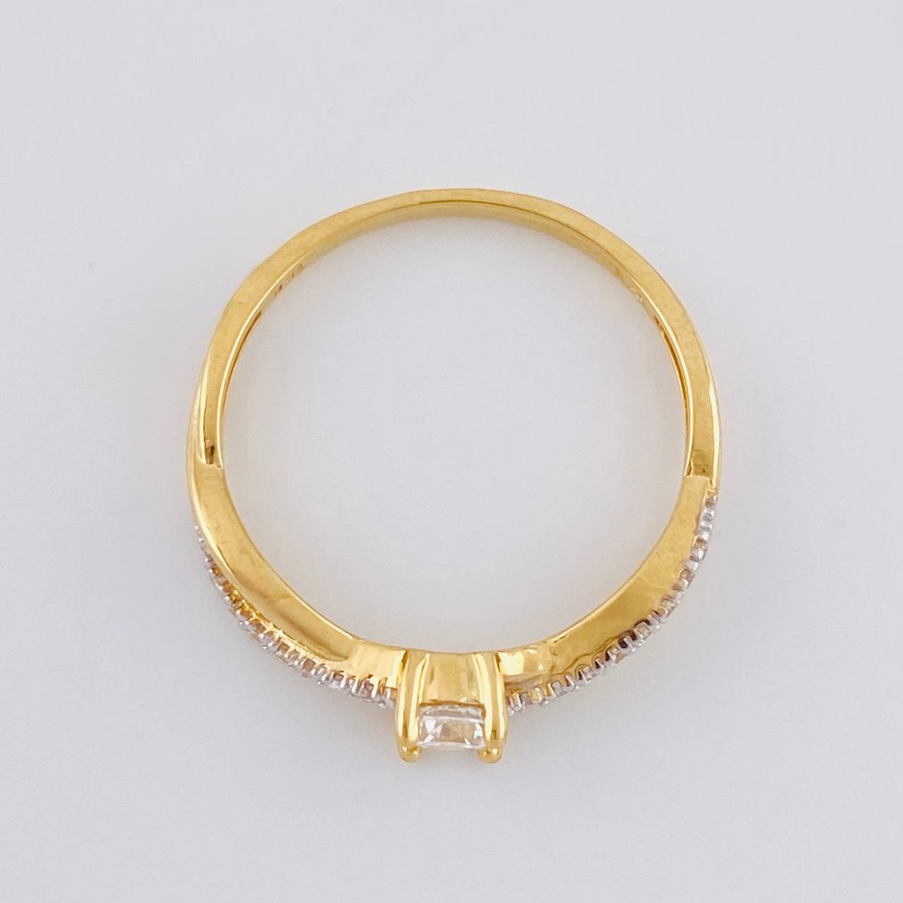 Anillo Solitario Listón Infinito 2.05 g / T7 1/4 Dos Oros Amarillo Blanco 18K