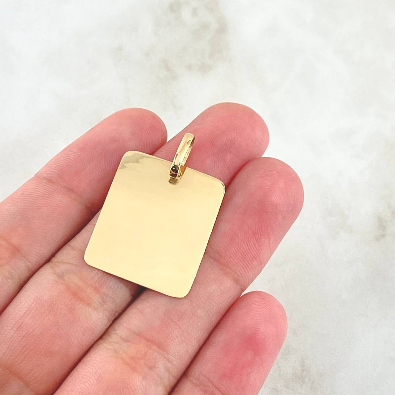 Dije Placa Rectangular 1.4 g / 1 in Oro Amarillo 18K