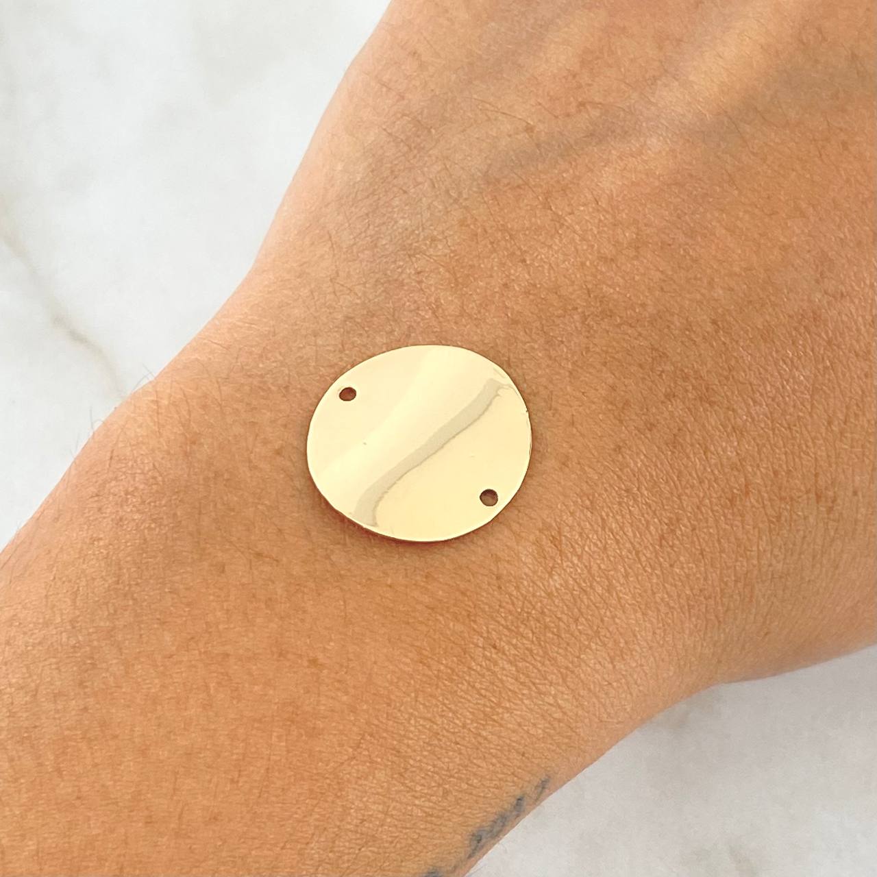 Charm Curved Circular Plate 1.45gr / 2cm / Polished 18K Yellow Gold