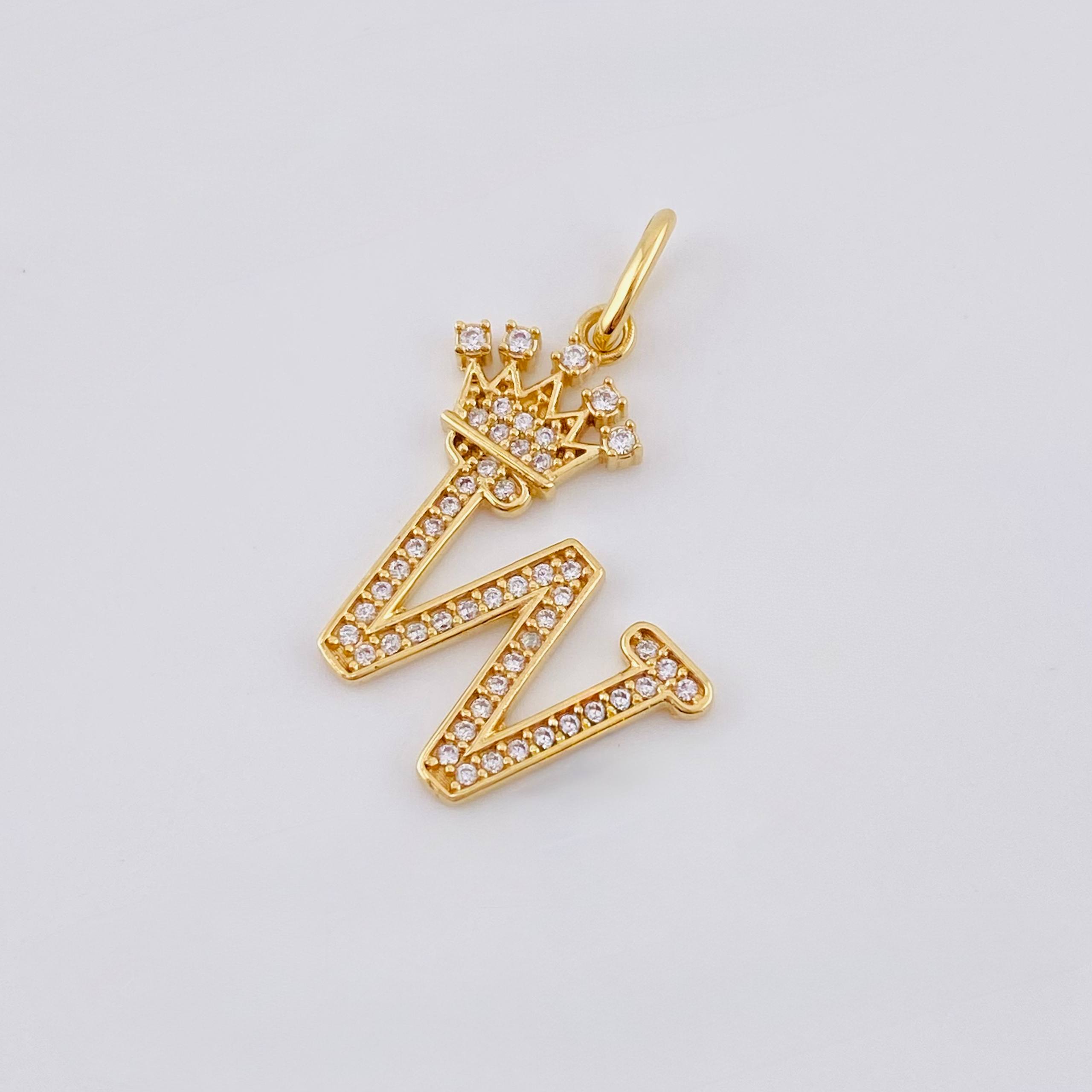 Dije Corona Letra W 2.45gr / 1 in / Oro Amarillo 18K