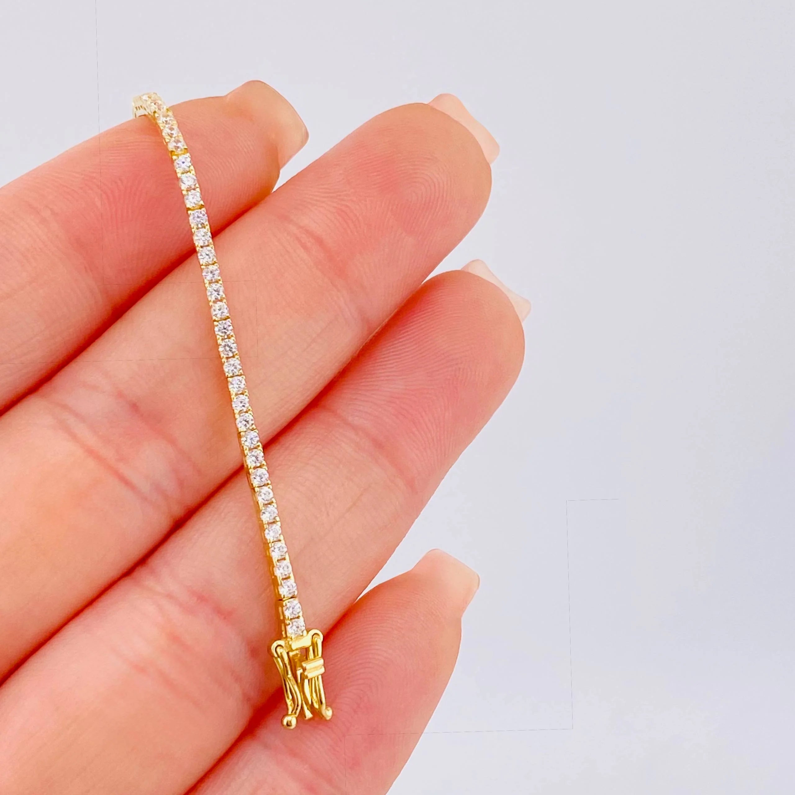 Tennis Bracelet 4g / 6 3/4 in / 1.7mm Yellow Gold 18K
