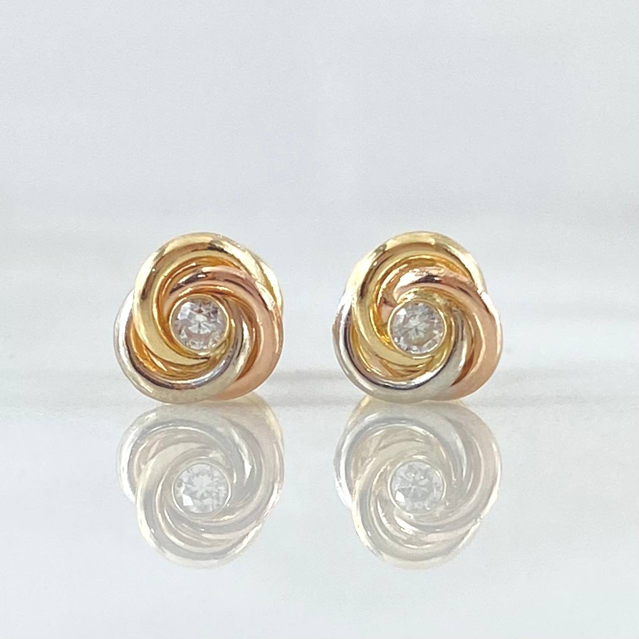 Helix Stud Earrings 0.9gr / 6.6mm Three Golds 18K ©