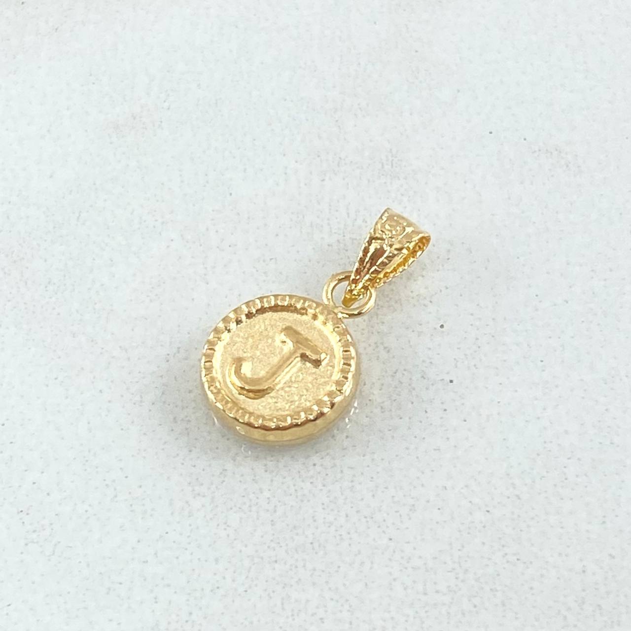 Dije Letra J 0.4gr / 1.5cm-Mate-Bordeado Oro Amarillo 18K ©