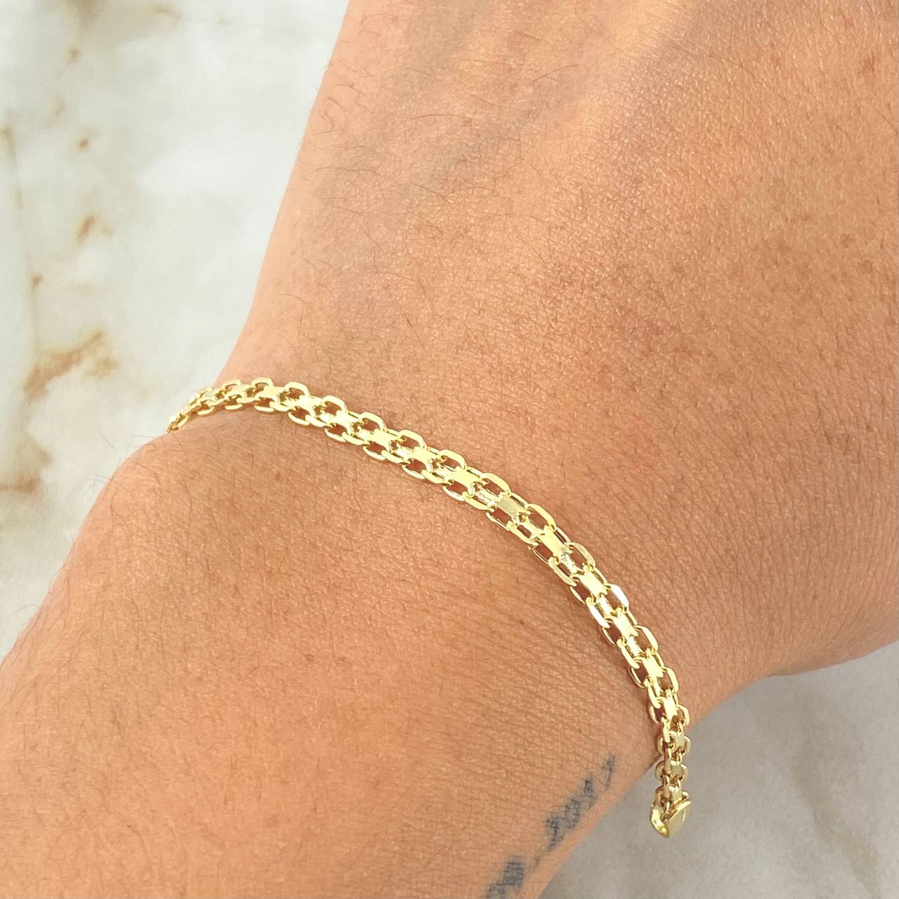 Bismark Bracelet 2.35gr / 7.5in / 18K Gold +1 ©